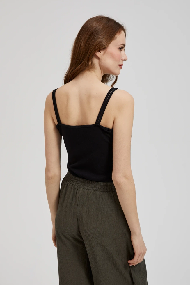 Top na cienkich ramiączkach czarny