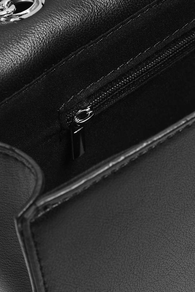 Pikowana torebka na łańcuszku czarna