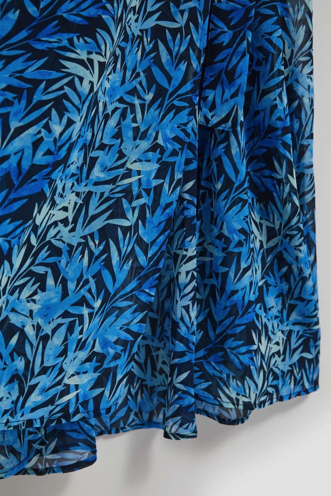 Wzorzysta sukienka maxi błękitna