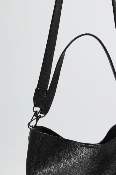 Torebka na ramię czarna