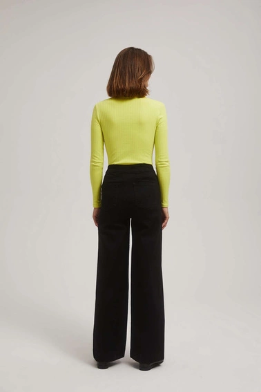 Jeansy wide leg z ozdobnymi guzikami czarne