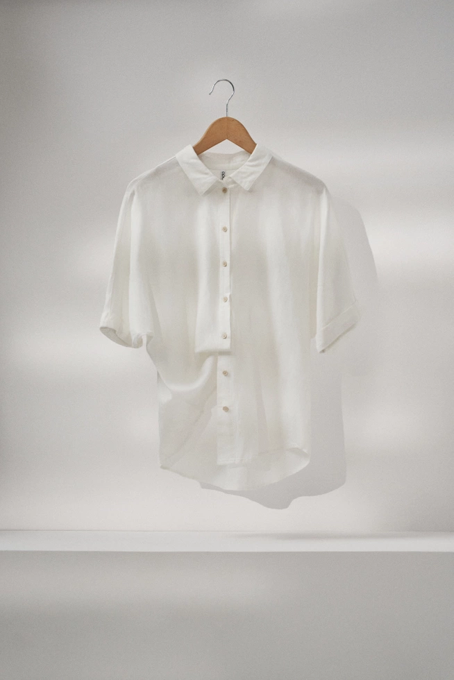 Koszula z krótkimi i szerokimi rękawami biała