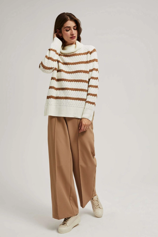 Sweter w paski z golfem