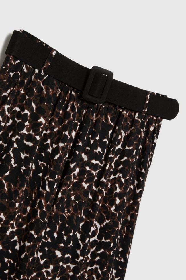 Wiskozowe spodnie z paskiem brązowe