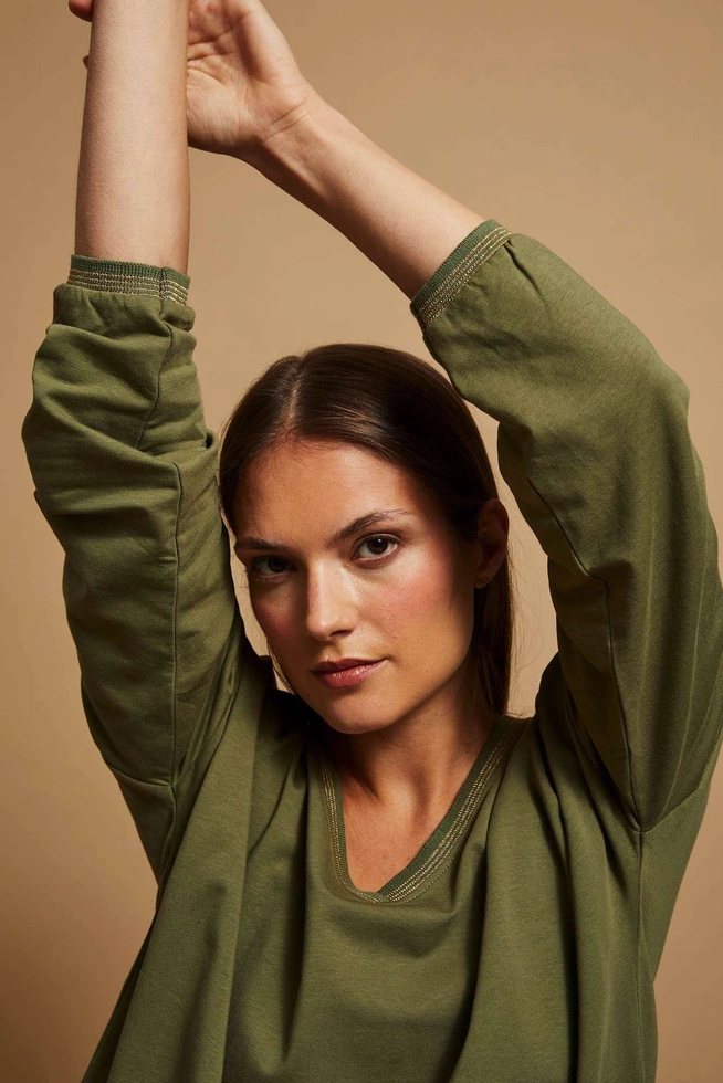 Bluza z dekoltem w serek oliwkowa