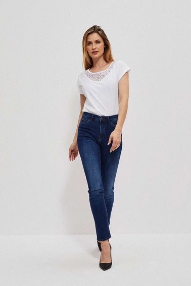 Proste jeansy z przetarciami