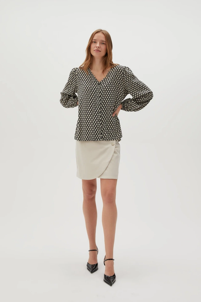 Koszula z geometrycznym wzorem czarna
