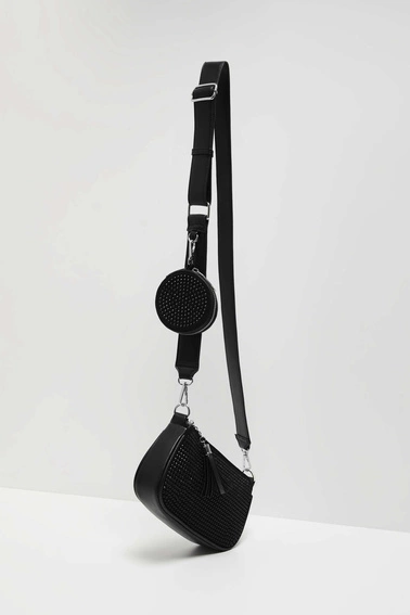 Torebka na ramię zapinana na zamek czarna