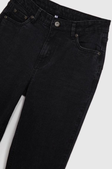 Gładkie jeansy bootcut czarne