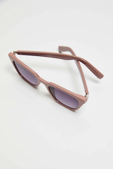 Okulary przeciwsłoneczne o wąskim kocim kształcie malinowe