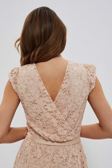 Koronkowa sukienka z wiązaniem