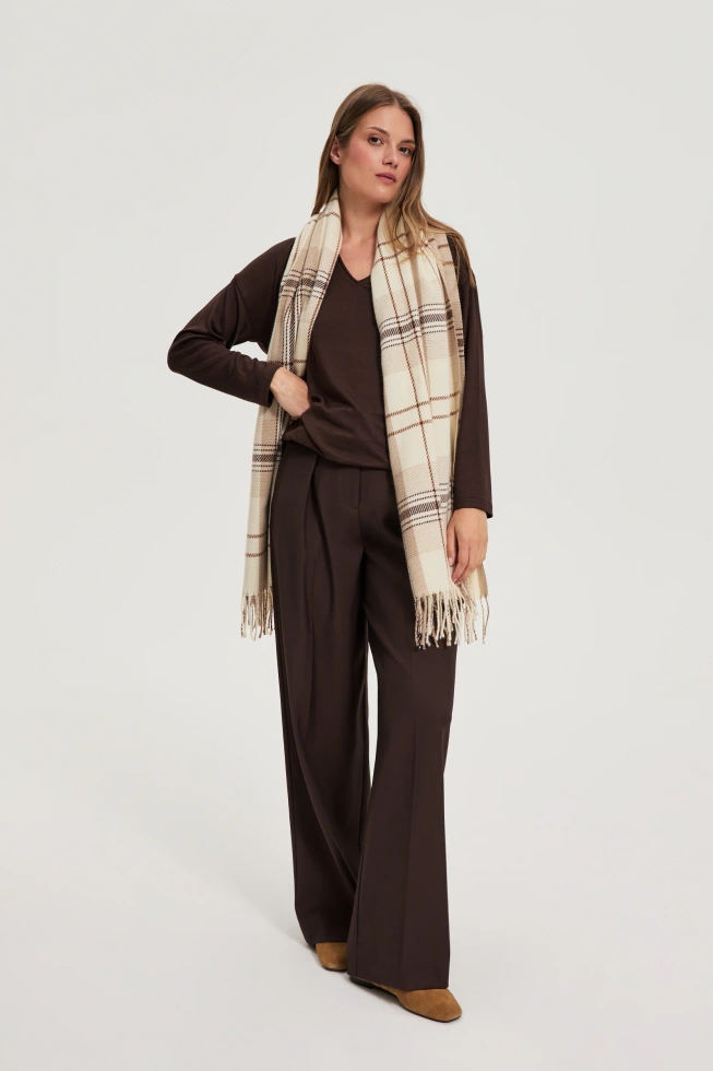 Szal w kratę beżowy