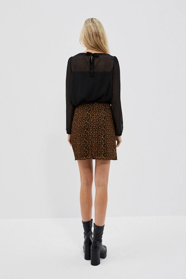 Spódnica z printem i metaliczną nitką