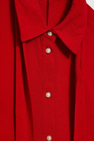 Koszula z wiązanym dekoltem czerwona