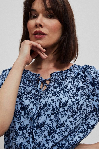 Sukienka w kwiatowy wzór