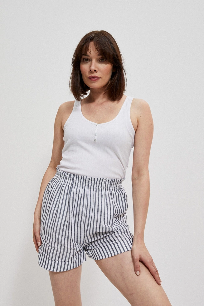 Top biały z guzikami