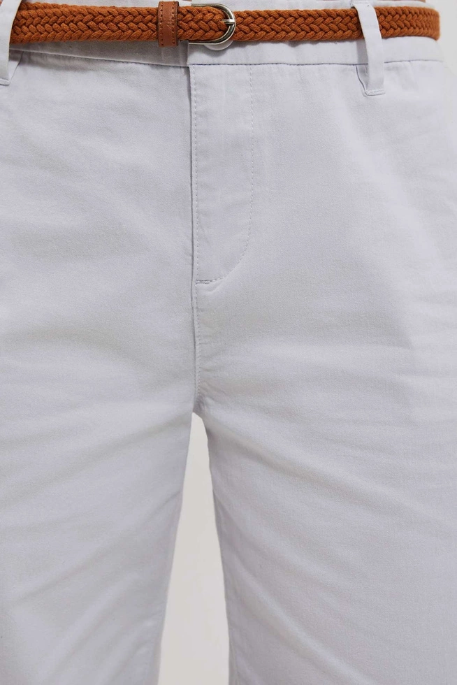 Szorty z plecionym paskiem białe