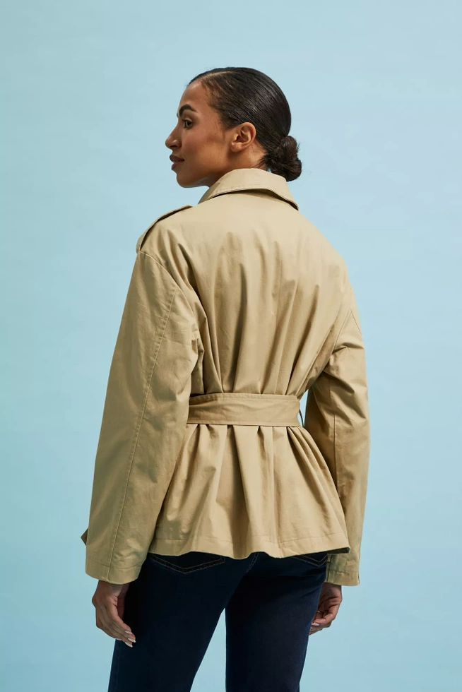 Krótki trench beżowy