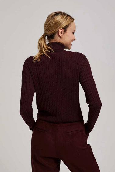 Cienki sweter z golfem kasztanowy