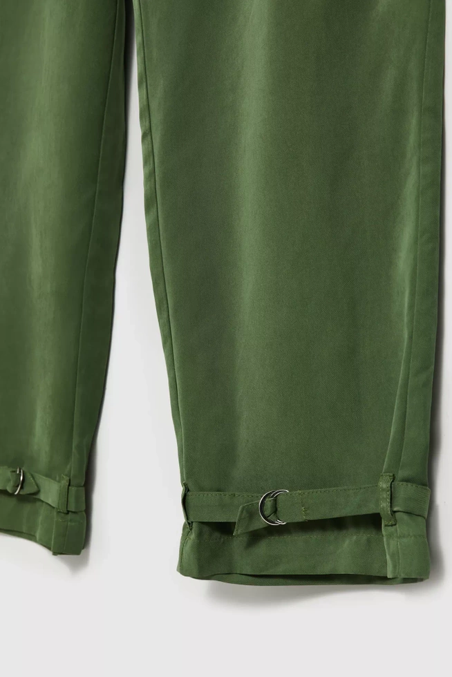 Spodnie cargo ze zwężanymi nogawkami khaki