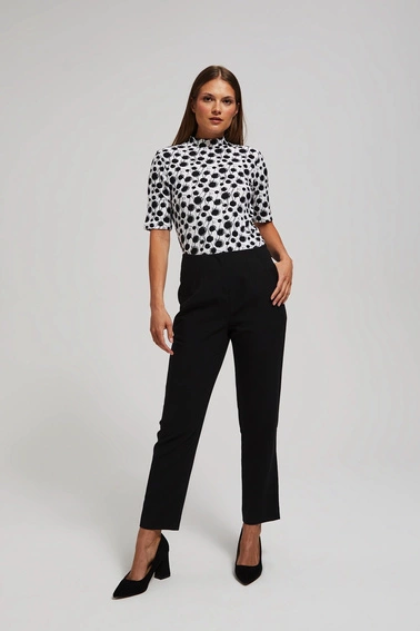 Wzorzysta bluzka z półgolfem perłowa