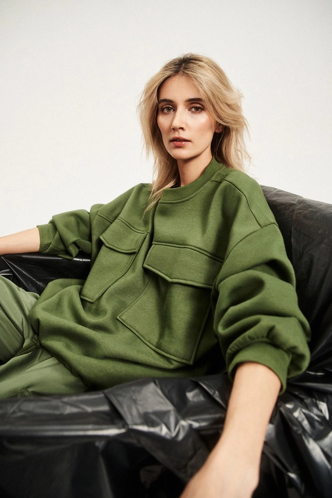 Bluza z dużymi kieszeniami i wiązaniem w pasie khaki