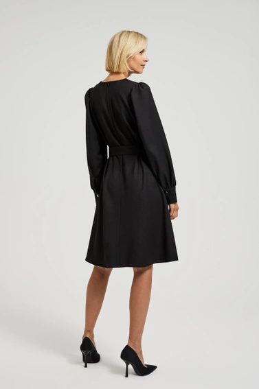 Sukienka z rozkloszowanym dołem i bufiastymi rękawami czarna