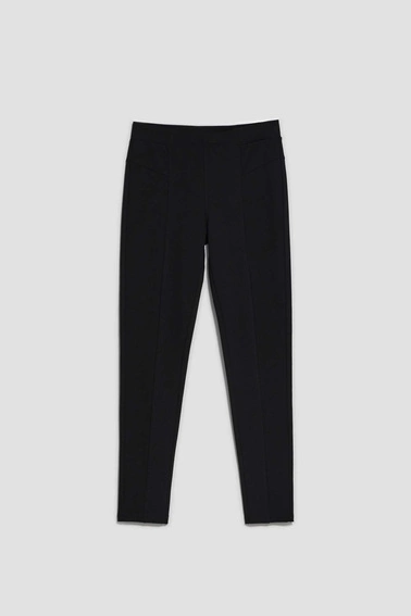 Czarne legginsy z przeszyciami