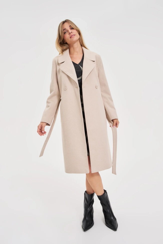 Płaszcz z paskiem beżowy