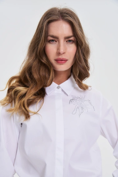 Koszula z kołnierzykiem biała