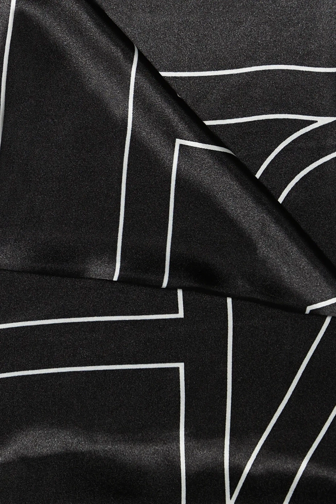 Apaszka z geometrycznym wzorem czarna