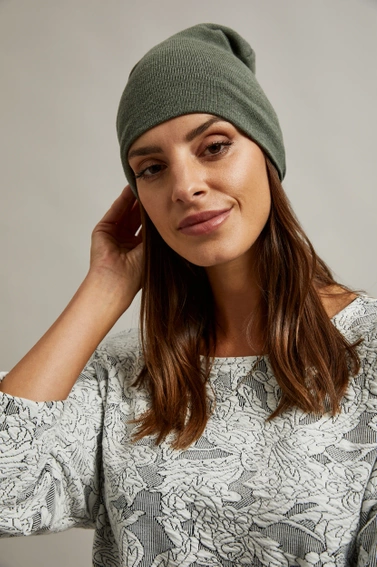 Gładka czapka oliwkowa