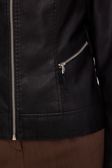 Kurtka z imitacji skóry czarna