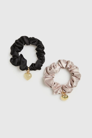 Zestaw dwóch gumek do włosów z zawieszką