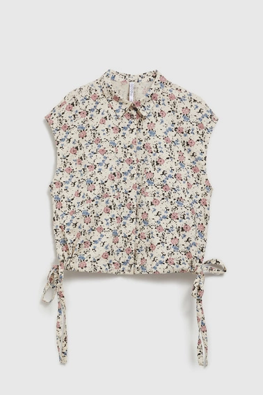 Koszula w kwiatki z kołnierzykiem i krótkimi rękawami beżowa