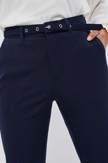 Spodnie cygaretki z paskiem granatowe
