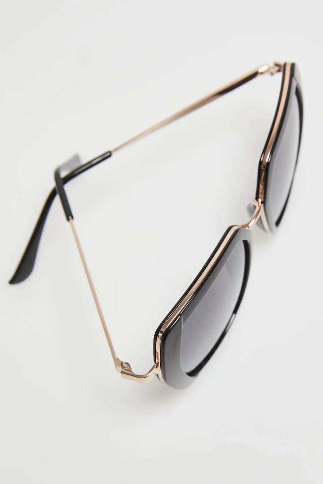 Duże geometryczne okulary czarne