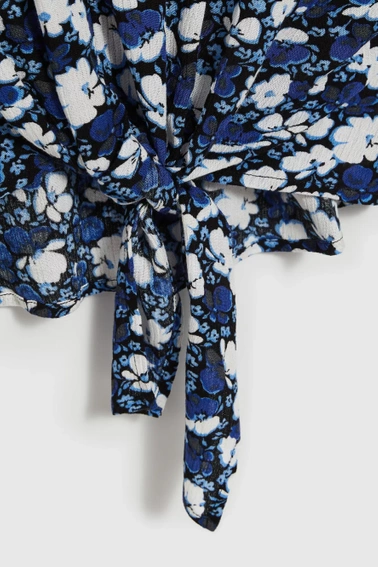 Koszula w kwiaty z wiązaniem niebieska 