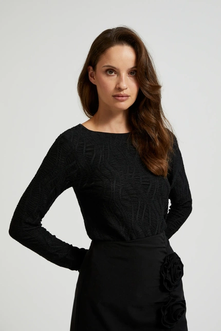 Dopasowana bluzka z dekoltem w łódkę czarna