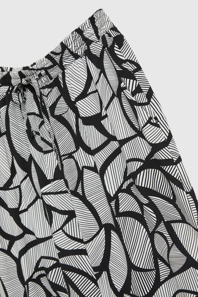 Wiskozowe spodnie z prostymi nogawkami czarno-białe