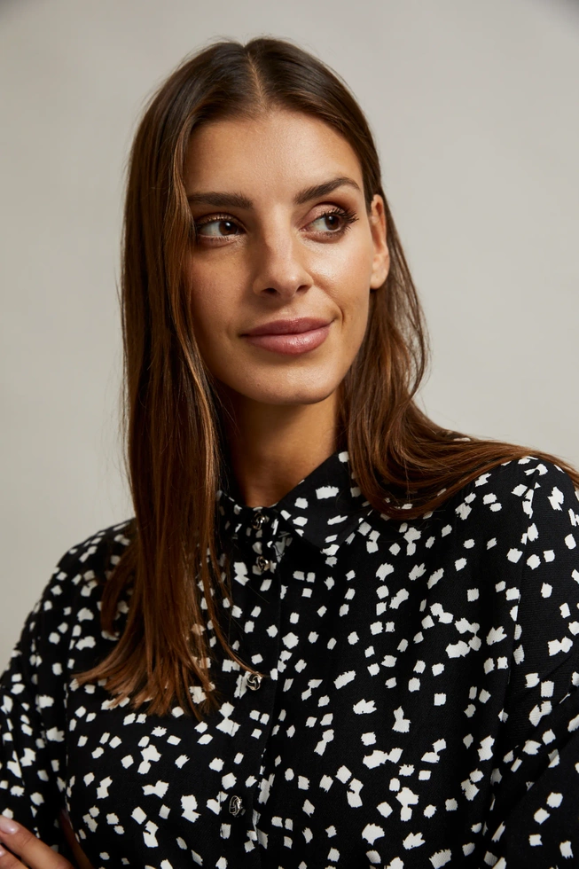 Koszula we wzory z kołnierzykiem czarna