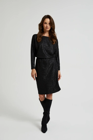 Błyszcząca sukienka o długości przed kolana czarna 