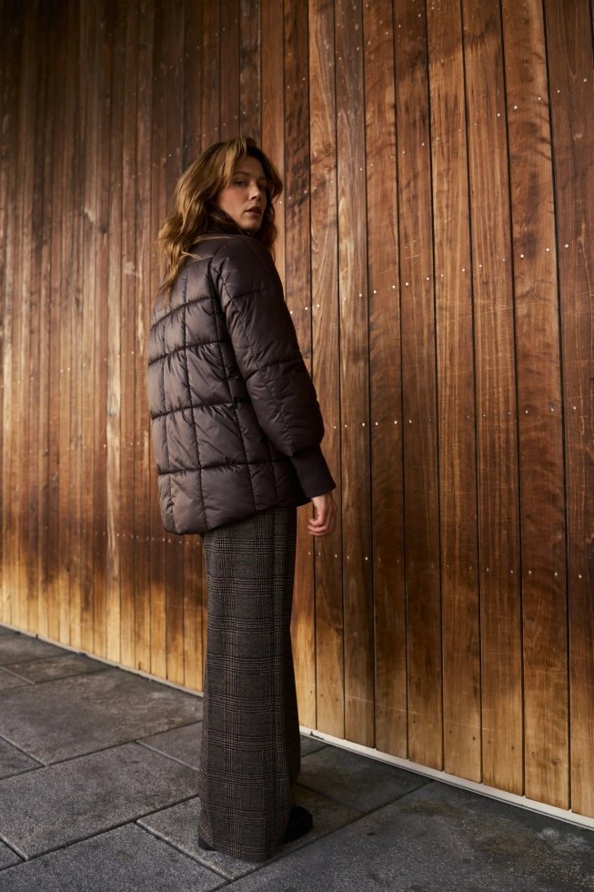 Pikowana kurtka brązowa