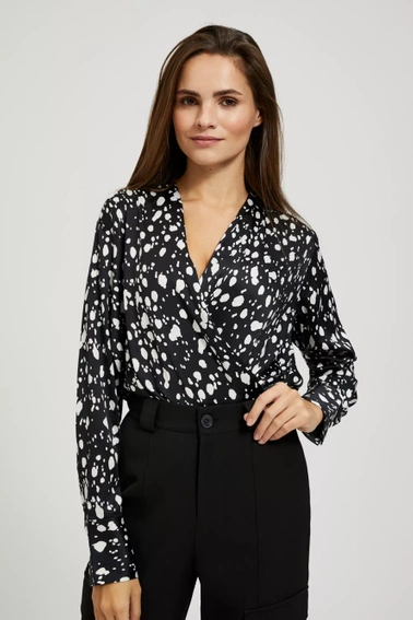 Koszula z kopertowym dekoltem czarna