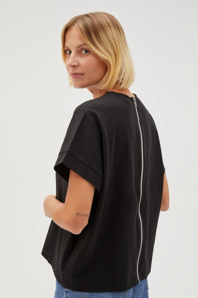 Bluzka z zamkiem na plecach czarna