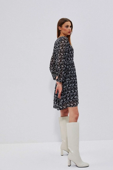 Rozkloszowana sukienka w roślinny wzór