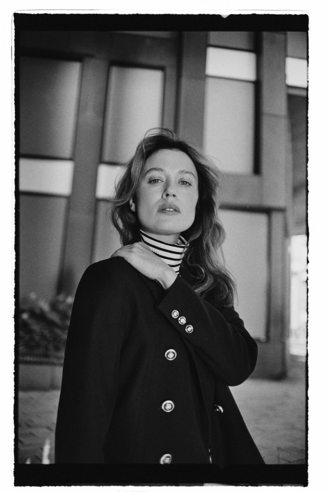 Marynarka z ozdobnymi guzikami czarna