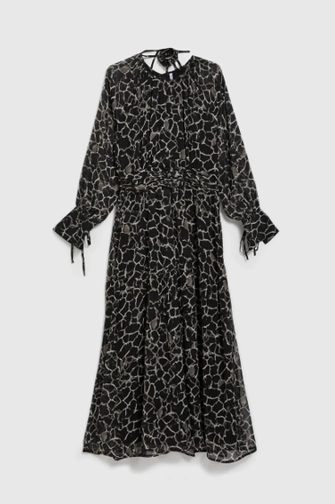 Rozkloszowana sukienka maxi czarna