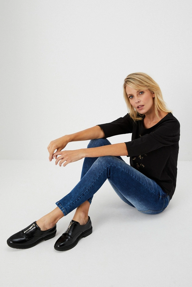 Jeansy typu straight leg