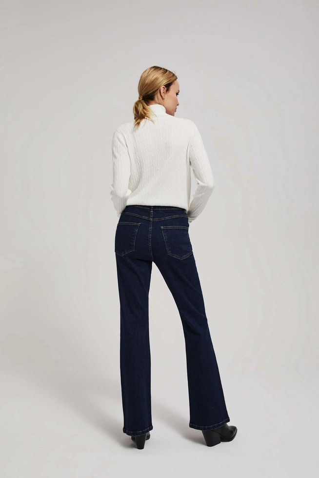 Jeansy z szerokimi nogawkami